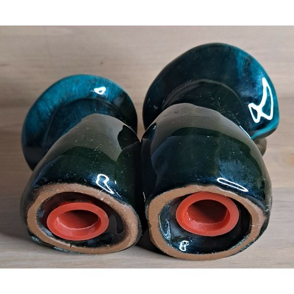 Vintage Mushroom Salt and Pepper Shakers Niagra Falls Canada Green - Picture 5 of 6